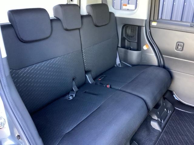 フラットな床と膝回りや頭上スペースなど十分な広さがあります。