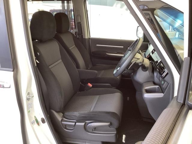 ステップワゴンスパーダ スパーダホンダセンシング 純正メモリーナビ 両側電動スライドドア 盗難防止 助手席エアバッグ Wパワスラ 記録簿有 地デジ サイドエアバッグ LEDライト 横滑り防止システム オートエアコン リアカメラ ナビ&TV 三列シート(16枚目)