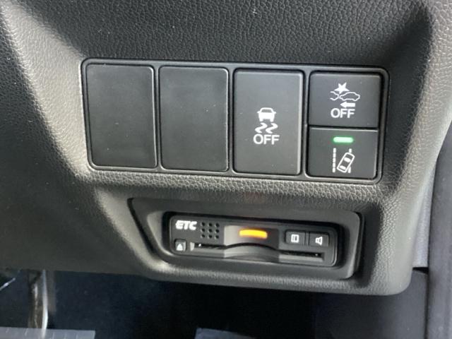 ステップワゴンスパーダ スパーダホンダセンシング 純正メモリーナビ 両側電動スライドドア 盗難防止 助手席エアバッグ Wパワスラ 記録簿有 地デジ サイドエアバッグ LEDライト 横滑り防止システム オートエアコン リアカメラ ナビ&TV 三列シート(47枚目)