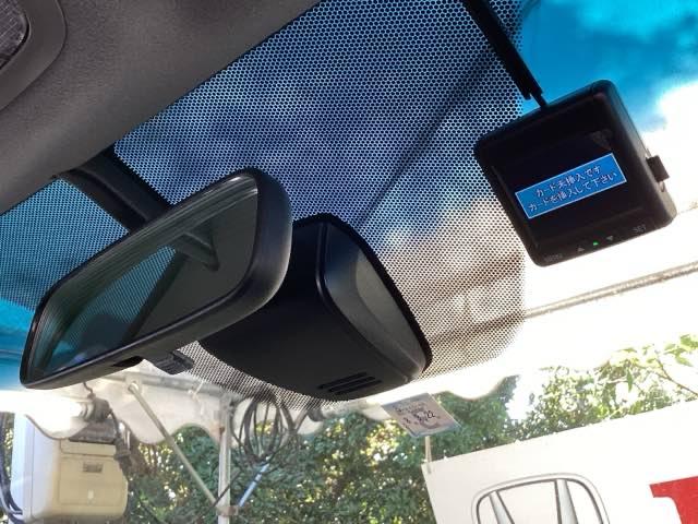 ステップワゴンスパーダ スパーダホンダセンシング 純正メモリーナビ 両側電動スライドドア 盗難防止 助手席エアバッグ Wパワスラ 記録簿有 地デジ サイドエアバッグ LEDライト 横滑り防止システム オートエアコン リアカメラ ナビ&TV 三列シート(50枚目)