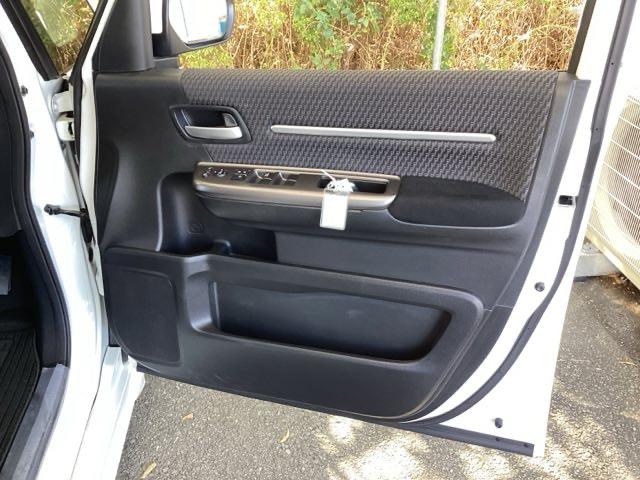 ステップワゴンスパーダ スパーダホンダセンシング 純正メモリーナビ 両側電動スライドドア 盗難防止 助手席エアバッグ Wパワスラ 記録簿有 地デジ サイドエアバッグ LEDライト 横滑り防止システム オートエアコン リアカメラ ナビ&TV 三列シート(52枚目)