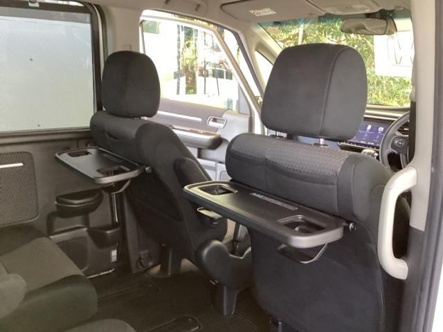 ステップワゴンスパーダ スパーダホンダセンシング 純正メモリーナビ 両側電動スライドドア 盗難防止 助手席エアバッグ Wパワスラ 記録簿有 地デジ サイドエアバッグ LEDライト 横滑り防止システム オートエアコン リアカメラ ナビ&TV 三列シート(58枚目)