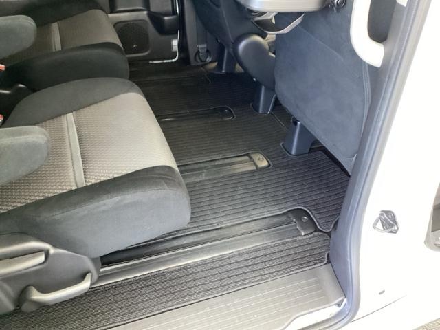 ステップワゴンスパーダ スパーダホンダセンシング 純正メモリーナビ 両側電動スライドドア 盗難防止 助手席エアバッグ Wパワスラ 記録簿有 地デジ サイドエアバッグ LEDライト 横滑り防止システム オートエアコン リアカメラ ナビ&TV 三列シート(61枚目)