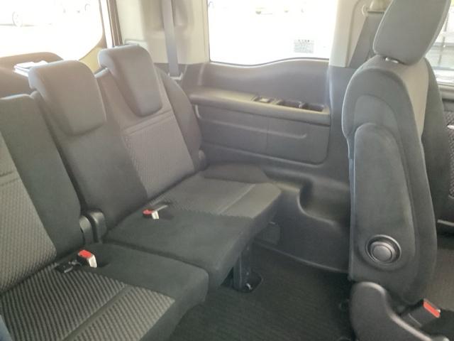 ステップワゴンスパーダ スパーダホンダセンシング 純正メモリーナビ 両側電動スライドドア 盗難防止 助手席エアバッグ Wパワスラ 記録簿有 地デジ サイドエアバッグ LEDライト 横滑り防止システム オートエアコン リアカメラ ナビ&TV 三列シート(62枚目)