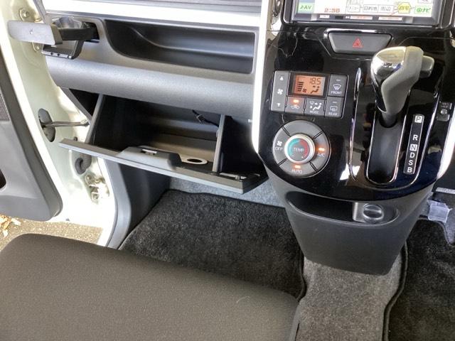 タント カスタムＸＳＡ　メモリーナビ　パワースライドドア　ＥＴＣ　盗難防止　運転席エアバッグ　衝突被害軽減　両側スライド片側電動ドア　スマ－トキ－　ナビＴＶ　ＬＥＤ　ＡＡＣ　パワステ　ワンセグテレビ　横滑防止　ＡＢＳ（42枚目）