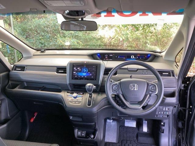 フリード Ｇ　メモリーナビ　両側電動スライドドア　Ａクルーズ　記録簿　３列シート　カーテンエアバック　ＬＥＤヘッドライト　パワーウインドウ　地デジ　Ｒカメラ　イモビ　ＶＳＡ　ＵＳＢ　エアコン　エアバッグ　キーフリ（2枚目）