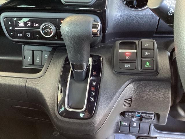 Ｎ－ＢＯＸカスタム Ｌ　純正ナビ　片側電動スライドドア　ＥＴＣ　Ｐソナー　サイドエアバッグ　ナビＴＶ　Ａストップ　シートヒータ　ベンチシート　キーフリーシステム　ＬＥＤライト　リアカメ　クルーズコントロール　ＡＣ　スマキー（14枚目）