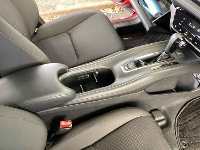 ヴェゼル Ｘ・ホンダセンシング　純正ディスプレイオーディオ　ドラレコ　ワンセグ　Ｒカメラ　Ｗエアバッグ　盗難防止　アクティブクルーズコントロール　オートエアコン　ＬＥＤランプ　衝突軽減ブレ－キ　パワステ　整備記録簿　Ｄレコ　ＡＢＳ（39枚目）