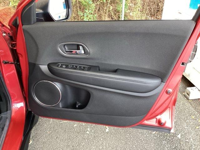 ヴェゼル Ｘ・ホンダセンシング　純正ディスプレイオーディオ　ドラレコ　ワンセグ　Ｒカメラ　Ｗエアバッグ　盗難防止　アクティブクルーズコントロール　オートエアコン　ＬＥＤランプ　衝突軽減ブレ－キ　パワステ　整備記録簿　Ｄレコ　ＡＢＳ（50枚目）