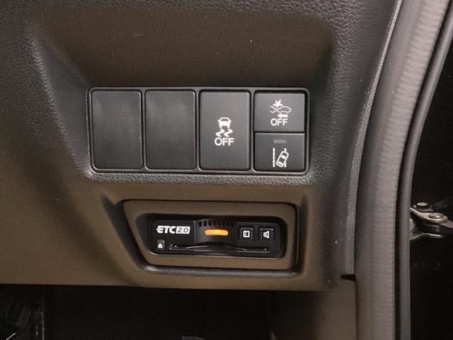 ステップワゴンスパーダ スパーダ・クールスピリットホンダセンシング 純正ナビ フルセグ リアカメラ サイドエアバック スマートキ 左右電動スライドドア バックモニタ 地TV ナビ&TV 三列シート USB 助手席エアバッグ ドライブレコーダ AAC 横滑り防止機能(17枚目)