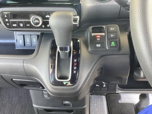 Ｎ－ＢＯＸカスタム Ｌ　純正ナビ　フルセグ　リアカメラ　Ｐソナー　サイドエアバッグ　ナビＴＶ　Ａストップ　シートヒータ　キーフリーシステム　ＬＥＤライト　クルーズコントロール　ＡＣ　ＤＶＤ視聴可能　スマキー　横滑り防止（14枚目）