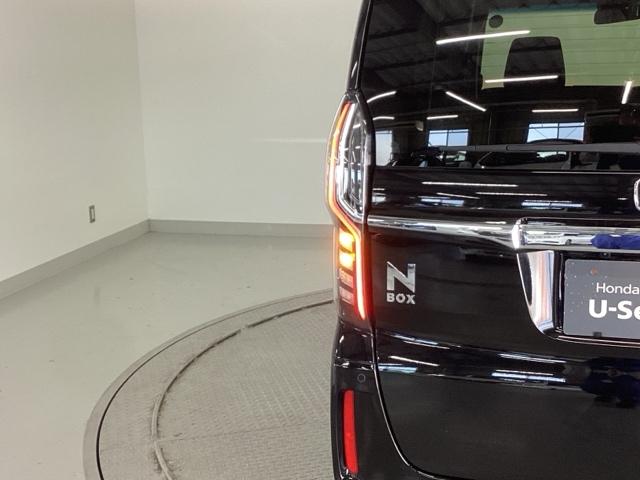 Ｎ－ＢＯＸカスタム Ｌ　純正ナビ　フルセグ　リアカメラ　Ｐソナー　サイドエアバッグ　ナビＴＶ　Ａストップ　シートヒータ　キーフリーシステム　ＬＥＤライト　クルーズコントロール　ＡＣ　ＤＶＤ視聴可能　スマキー　横滑り防止（34枚目）