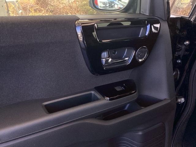 Ｎ－ＢＯＸカスタム Ｌ　純正ナビ　フルセグ　リアカメラ　Ｐソナー　サイドエアバッグ　ナビＴＶ　Ａストップ　シートヒータ　キーフリーシステム　ＬＥＤライト　クルーズコントロール　ＡＣ　ＤＶＤ視聴可能　スマキー　横滑り防止（37枚目）