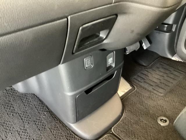 Ｎ－ＢＯＸカスタム Ｌ　純正ナビ　フルセグ　リアカメラ　Ｐソナー　サイドエアバッグ　ナビＴＶ　Ａストップ　シートヒータ　キーフリーシステム　ＬＥＤライト　クルーズコントロール　ＡＣ　ＤＶＤ視聴可能　スマキー　横滑り防止（43枚目）