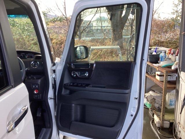 Ｎ－ＢＯＸカスタム Ｇ・Ｌホンダセンシング　純正ナビ　フルセグ　リアカメラ　地デジＴＶ　助手席エアバッグ　キーレス　シートＨ　アイドリングＳＴ　セキュリティーアラーム　スマ－トキ－　コーナーセンサ　ナビＴＶ　ＥＴＣ　前車追従機能　ＵＳＢ　ＤＶＤ（52枚目）