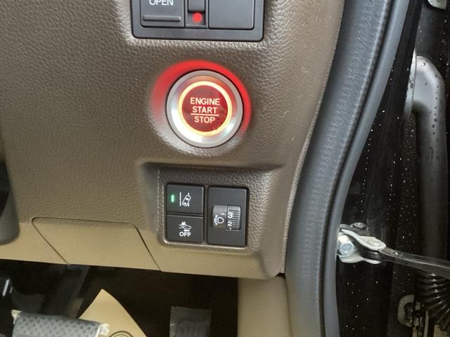 Ｎ－ＢＯＸ Ｌ　メモリーナビ　リアカメラ　シートヒーター　衝突回避支援ブレーキ　Ｉ－ＳＴＯＰ　クリソナ　ＰＷ　パワステ　Ｓヒーター　スマ－トキ－　Ｂカメ　横滑り防止　ＬＥＤライト　エアコン付き　Ｗエアバック　ＵＳＢ（18枚目）