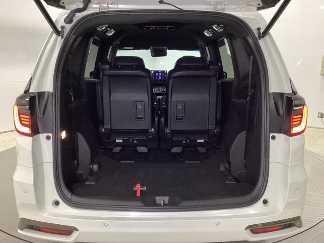 オデッセイハイブリッド ｅ：ＨＥＶアブソルート・ＥＸブラックエディション　ＨｏｎｄａＣＯＮＮＥＣＴ対応純正メモリーナビ　ハンズフリーパワーテールゲート　バックモニター　マルチビューモニター　ＶＳＡ　サイドエアバック　フルオートエアコン　フルセグテレビ　レーダーブレーキ（37枚目）