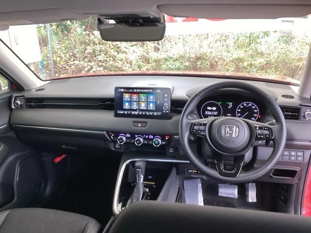 ヴェゼル ｅ：ＨＥＶＺ　純正メモリーナビ　ドラレコ　リアカメラ　衝突回避支援ブレーキ機能　スマキ　Ｐトランク　フルオートエアコン　Ｄレコ　エアバッグ　両席エアバック　Ｒカメ　記録簿付　パワーウィンドウ　ＬＥＤランプ　ソナー（2枚目）