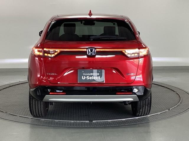 ヴェゼル ｅ：ＨＥＶＺ　純正メモリーナビ　ドラレコ　リアカメラ　衝突回避支援ブレーキ機能　スマキ　Ｐトランク　フルオートエアコン　Ｄレコ　エアバッグ　両席エアバック　Ｒカメ　記録簿付　パワーウィンドウ　ＬＥＤランプ　ソナー（9枚目）