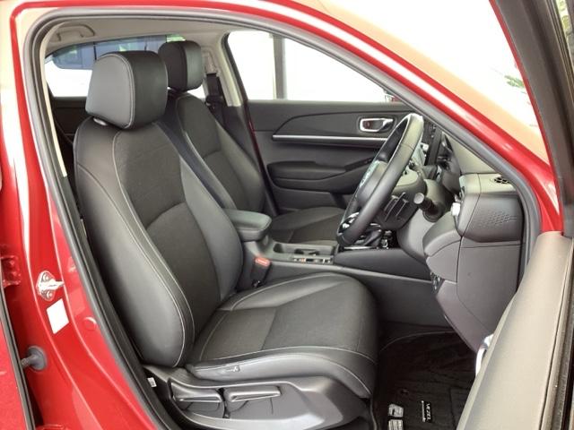 ヴェゼル ｅ：ＨＥＶＺ　純正メモリーナビ　ドラレコ　リアカメラ　衝突回避支援ブレーキ機能　スマキ　Ｐトランク　フルオートエアコン　Ｄレコ　エアバッグ　両席エアバック　Ｒカメ　記録簿付　パワーウィンドウ　ＬＥＤランプ　ソナー（16枚目）