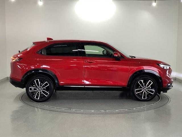 ヴェゼル ｅ：ＨＥＶＺ　純正メモリーナビ　ドラレコ　リアカメラ　衝突回避支援ブレーキ機能　スマキ　Ｐトランク　フルオートエアコン　Ｄレコ　エアバッグ　両席エアバック　Ｒカメ　記録簿付　パワーウィンドウ　ＬＥＤランプ　ソナー（32枚目）