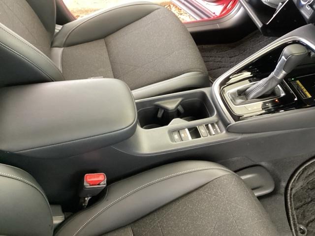 ヴェゼル ｅ：ＨＥＶＺ　純正メモリーナビ　ドラレコ　リアカメラ　衝突回避支援ブレーキ機能　スマキ　Ｐトランク　フルオートエアコン　Ｄレコ　エアバッグ　両席エアバック　Ｒカメ　記録簿付　パワーウィンドウ　ＬＥＤランプ　ソナー（41枚目）