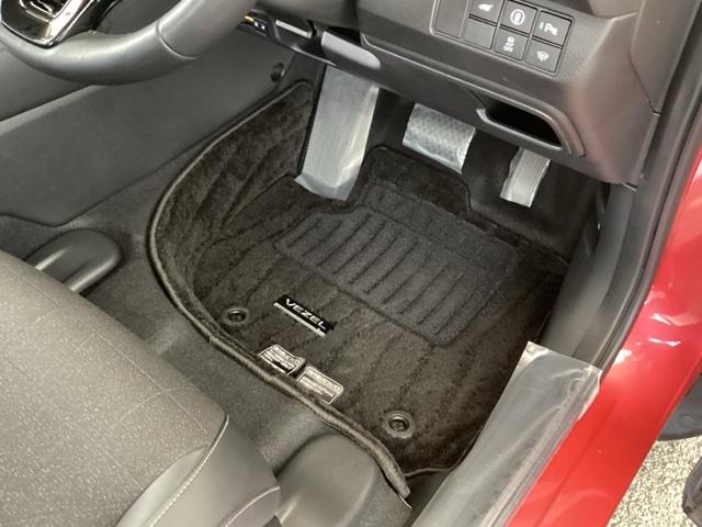 ヴェゼル ｅ：ＨＥＶＺ　純正メモリーナビ　ドラレコ　リアカメラ　衝突回避支援ブレーキ機能　スマキ　Ｐトランク　フルオートエアコン　Ｄレコ　エアバッグ　両席エアバック　Ｒカメ　記録簿付　パワーウィンドウ　ＬＥＤランプ　ソナー（55枚目）