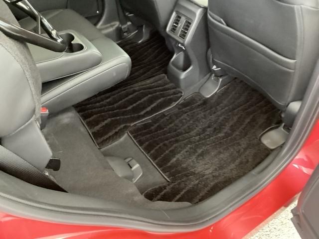 ヴェゼル ｅ：ＨＥＶＺ　純正メモリーナビ　ドラレコ　リアカメラ　衝突回避支援ブレーキ機能　スマキ　Ｐトランク　フルオートエアコン　Ｄレコ　エアバッグ　両席エアバック　Ｒカメ　記録簿付　パワーウィンドウ　ＬＥＤランプ　ソナー（63枚目）