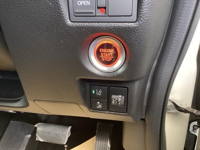 �X�}�[�g�L�[�V�X�e�����ڂł��̂ŁA�n���h�����̃X�C�b�`�������΁A�G���W���X�^�[�g�I