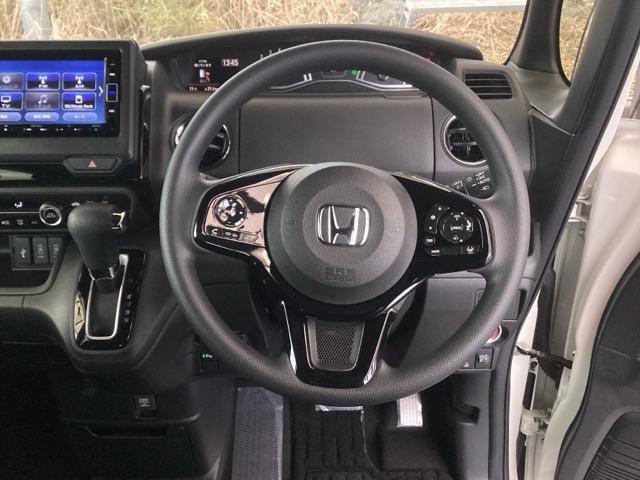 ��ɂȂ��ފ��o�̃X�e�A�����O�ł��B�����S�n�A�f�U�C�����A���쐫�ɂ���������A�C�e���ł��B