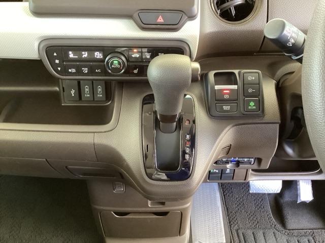 �����X�b�L���A�C���p�l�V�t�g�ł��B�p�[�L���O�u���[�L�͓d�q����p�[�L���O�u���[�L�^�C�v�Ȃ̂ŁA�^�]�ȂƏ���Ȃ̊Ԃ��X�b�L�����Ă��܂��B