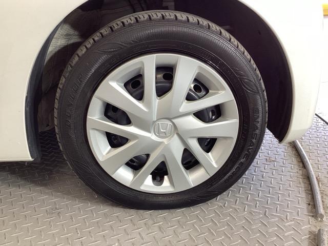 �X�`�[���z�C�[���ɂ́A�z���_�����̃z�C�[���J�o�[���t���Ă��܂��B