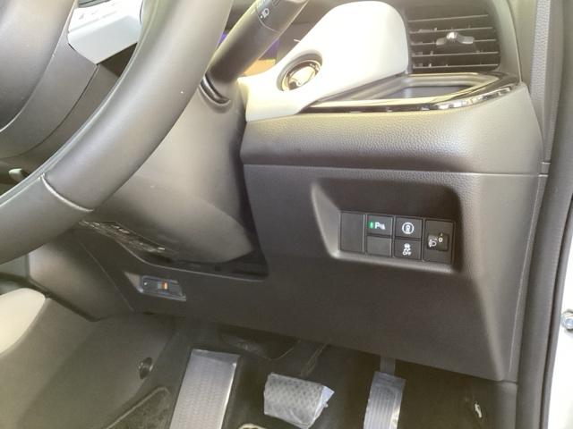 フィット ｅ：ＨＥＶホーム２０周年特別仕様車メゾン　純正メモリーナビ　ドラレコ　リアカメラ　誤発信抑制　Ｐセンサー　Ｒカメ　フルセグ　ＥＴＣ　ＡＢＳ　シートヒーター　オートクルーズコントロール　横滑り防止装置　サイドカーテンエアバック　ＬＥＤ　イモビ（15枚目）