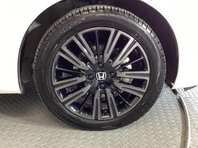 フィット ｅ：ＨＥＶホーム２０周年特別仕様車メゾン　純正メモリーナビ　ドラレコ　リアカメラ　誤発信抑制　Ｐセンサー　Ｒカメ　フルセグ　ＥＴＣ　ＡＢＳ　シートヒーター　オートクルーズコントロール　横滑り防止装置　サイドカーテンエアバック　ＬＥＤ　イモビ（21枚目）