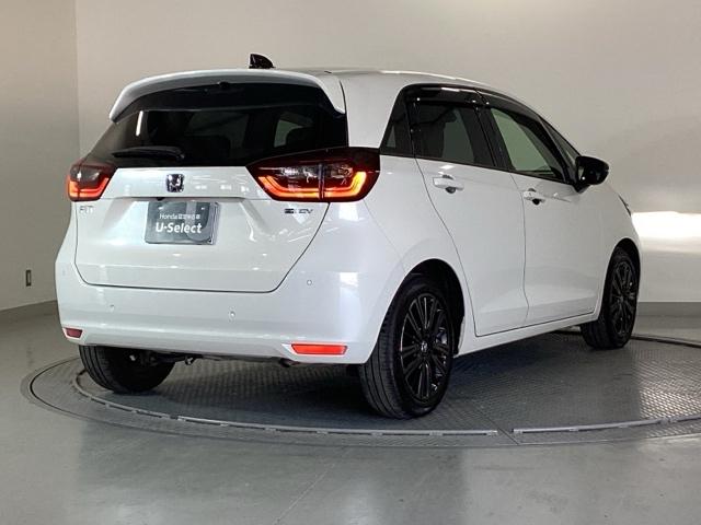 フィット ｅ：ＨＥＶホーム２０周年特別仕様車メゾン　純正メモリーナビ　ドラレコ　リアカメラ　誤発信抑制　Ｐセンサー　Ｒカメ　フルセグ　ＥＴＣ　ＡＢＳ　シートヒーター　オートクルーズコントロール　横滑り防止装置　サイドカーテンエアバック　ＬＥＤ　イモビ（31枚目）