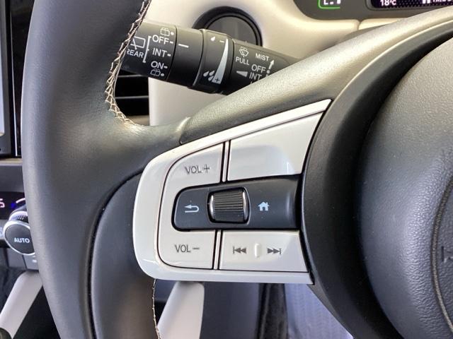 フィット ｅ：ＨＥＶホーム２０周年特別仕様車メゾン　純正メモリーナビ　ドラレコ　リアカメラ　誤発信抑制　Ｐセンサー　Ｒカメ　フルセグ　ＥＴＣ　ＡＢＳ　シートヒーター　オートクルーズコントロール　横滑り防止装置　サイドカーテンエアバック　ＬＥＤ　イモビ（42枚目）