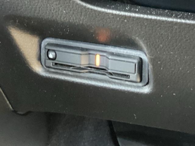 フィット ｅ：ＨＥＶホーム２０周年特別仕様車メゾン　純正メモリーナビ　ドラレコ　リアカメラ　誤発信抑制　Ｐセンサー　Ｒカメ　フルセグ　ＥＴＣ　ＡＢＳ　シートヒーター　オートクルーズコントロール　横滑り防止装置　サイドカーテンエアバック　ＬＥＤ　イモビ（47枚目）