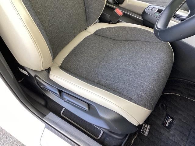 フィット ｅ：ＨＥＶホーム２０周年特別仕様車メゾン　純正メモリーナビ　ドラレコ　リアカメラ　誤発信抑制　Ｐセンサー　Ｒカメ　フルセグ　ＥＴＣ　ＡＢＳ　シートヒーター　オートクルーズコントロール　横滑り防止装置　サイドカーテンエアバック　ＬＥＤ　イモビ（59枚目）