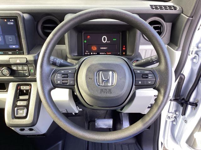 ��ɂȂ��ފ��o�̃X�e�A�����O�ł��B�����S�n�A�f�U�C�����A���쐫�ɂ���������A�C�e���ł��B