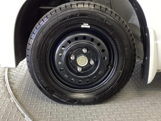 �������͑�������A�f�U�C���̂����z�C�[���L���b�v�ł��B���������ȒP��