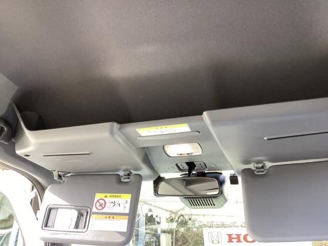 �V�䕔���ɐݒu���ꂽ���[�X�y�[�X�B�e�B�b�V���{�b�N�X�⏬���A���ނȂǎ��[�ł��������ڂ��ł��܂��B