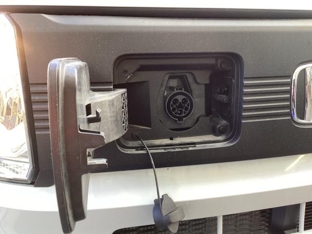 �y�`�b�O�����d��z�Ԃ̓d�C���g����A���d�@�\�̗��p���\�ɁB���d���ɍ������`�b�O�����d��ƂȂ������ŁA�ȒP�ɓd���A�C�e���𓮂����܂��B�ő�o�͂P�T�O�O�v�B