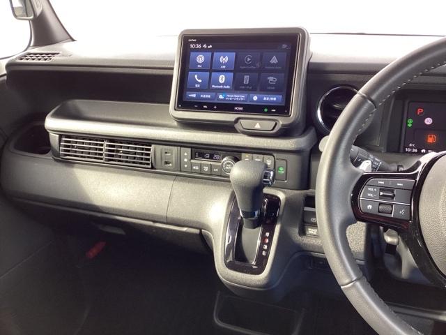 Ｎ－ＢＯＸカスタム ターボ　ディスプレイオーディオ　ＥＴＣ　リアカメラ　自動追従　Ｂモニター　ＵＳＢ入力　誤発進抑制機能　キーレスエントリー　サイドカーテンエアバック　横滑り防止　整備記録簿　運転席エアバッグ　パワーステアリング（6枚目）