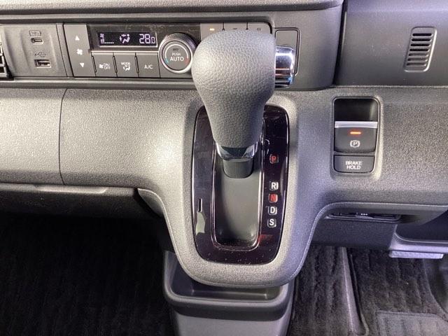 Ｎ－ＢＯＸカスタム ターボ　ディスプレイオーディオ　ＥＴＣ　リアカメラ　自動追従　Ｂモニター　ＵＳＢ入力　誤発進抑制機能　キーレスエントリー　サイドカーテンエアバック　横滑り防止　整備記録簿　運転席エアバッグ　パワーステアリング（15枚目）