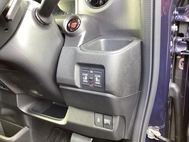 Ｎ－ＢＯＸカスタム ターボ　ディスプレイオーディオ　ＥＴＣ　リアカメラ　自動追従　Ｂモニター　ＵＳＢ入力　誤発進抑制機能　キーレスエントリー　サイドカーテンエアバック　横滑り防止　整備記録簿　運転席エアバッグ　パワーステアリング（16枚目）