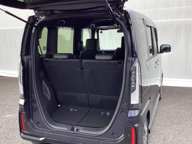 Ｎ－ＢＯＸカスタム ターボ　ディスプレイオーディオ　ＥＴＣ　リアカメラ　自動追従　Ｂモニター　ＵＳＢ入力　誤発進抑制機能　キーレスエントリー　サイドカーテンエアバック　横滑り防止　整備記録簿　運転席エアバッグ　パワーステアリング（19枚目）