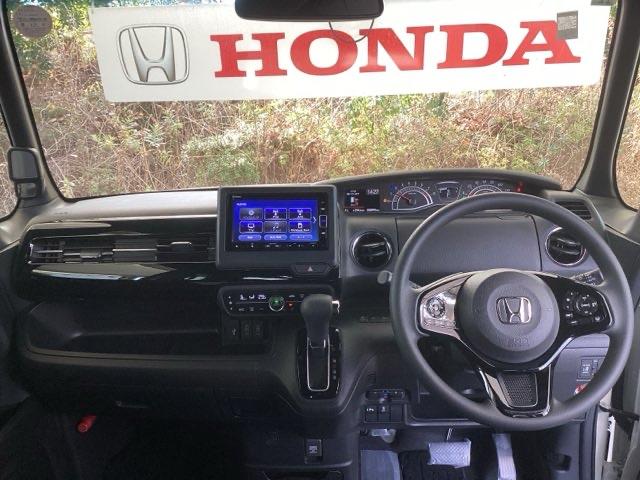 N-BOXカスタム L 純正ナビ フルセグ リアカメラ 両席エアバック Bモニタ ブレーキサポート セキュリティー LEDランプ キーレスエントリー SRS 横滑り防止機能 片側電動両側スライドドア DVD再生機能 PW(3枚目)