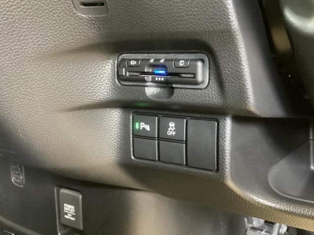 N-BOXカスタム L 純正ナビ フルセグ リアカメラ 両席エアバック Bモニタ ブレーキサポート セキュリティー LEDランプ キーレスエントリー SRS 横滑り防止機能 片側電動両側スライドドア DVD再生機能 PW(15枚目)