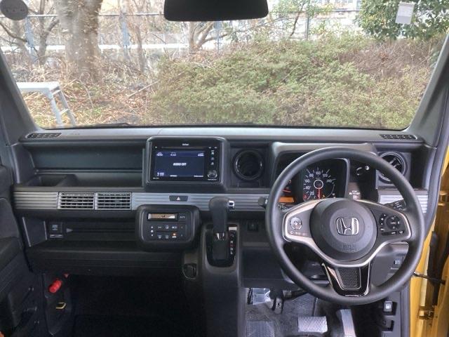 �t�����g�K���X���傫���A���C�h�Ȏ��E�ŉ^�]�����₷���Ȃ�悤�ɁA�݌v����Ă��܂��B