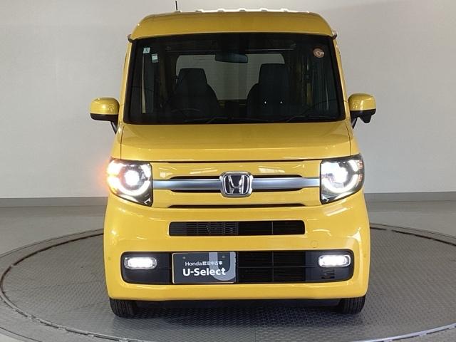 �k�d�c�w�b�h���C�g�𑕔����Ă��܂��B�k�d�c�w�b�h���C�g�͂ƂĂ����邭�A�J�̓����ԑ��s�����S�E���S�ł��B